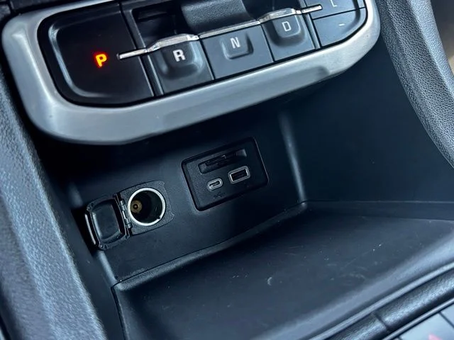 2023 GMC Acadia SLT - Photo 13