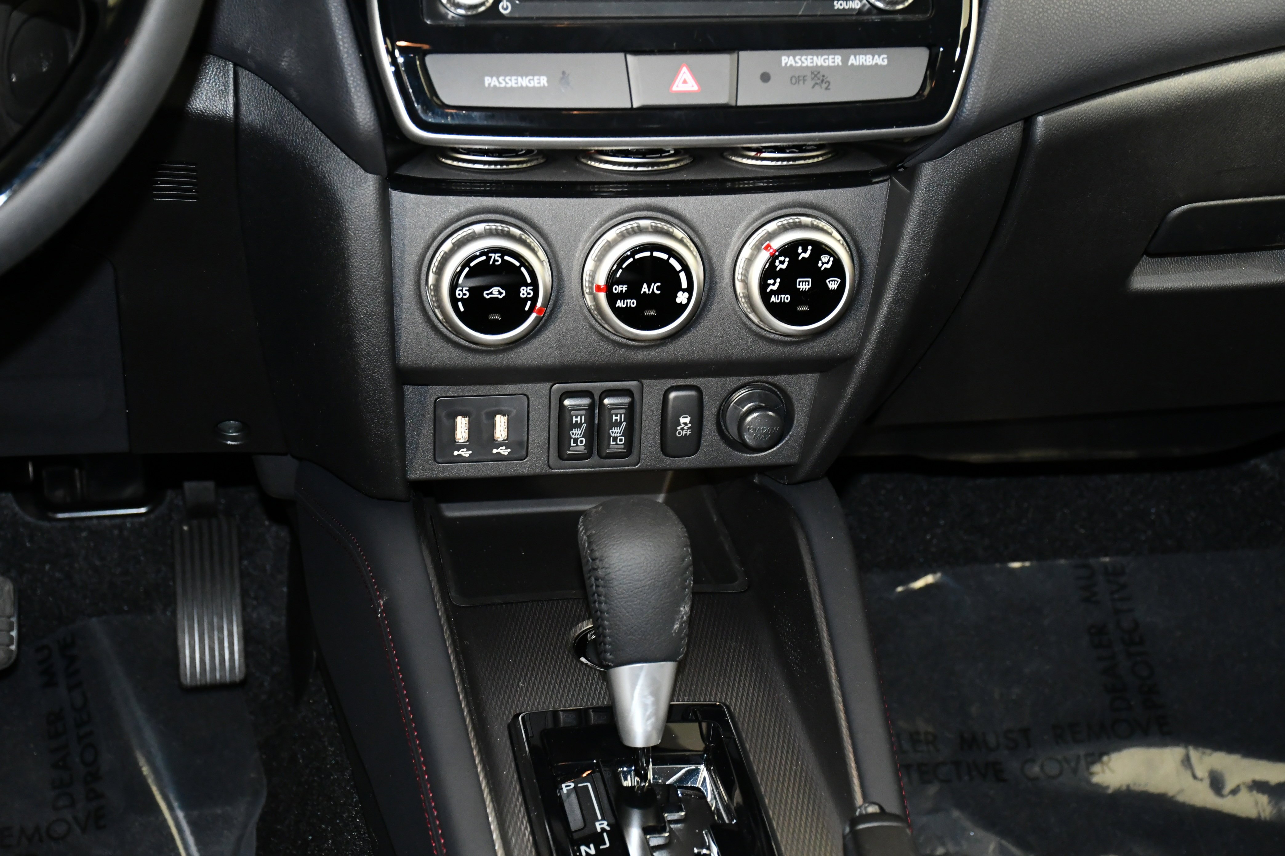 New 2026 Mercury Gray Metallic Mitsubishi SE image 13