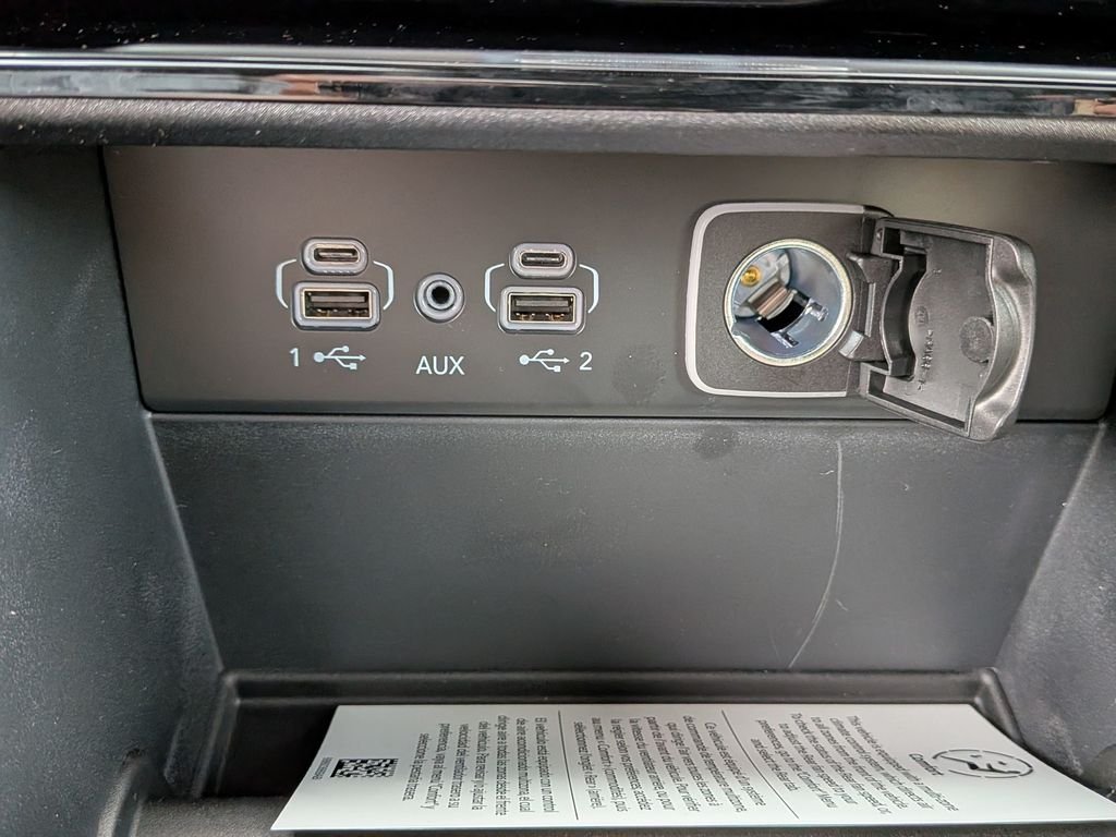 New 2026 Bright White Clear-Coat Exterior Paint Jeep Limited image 34