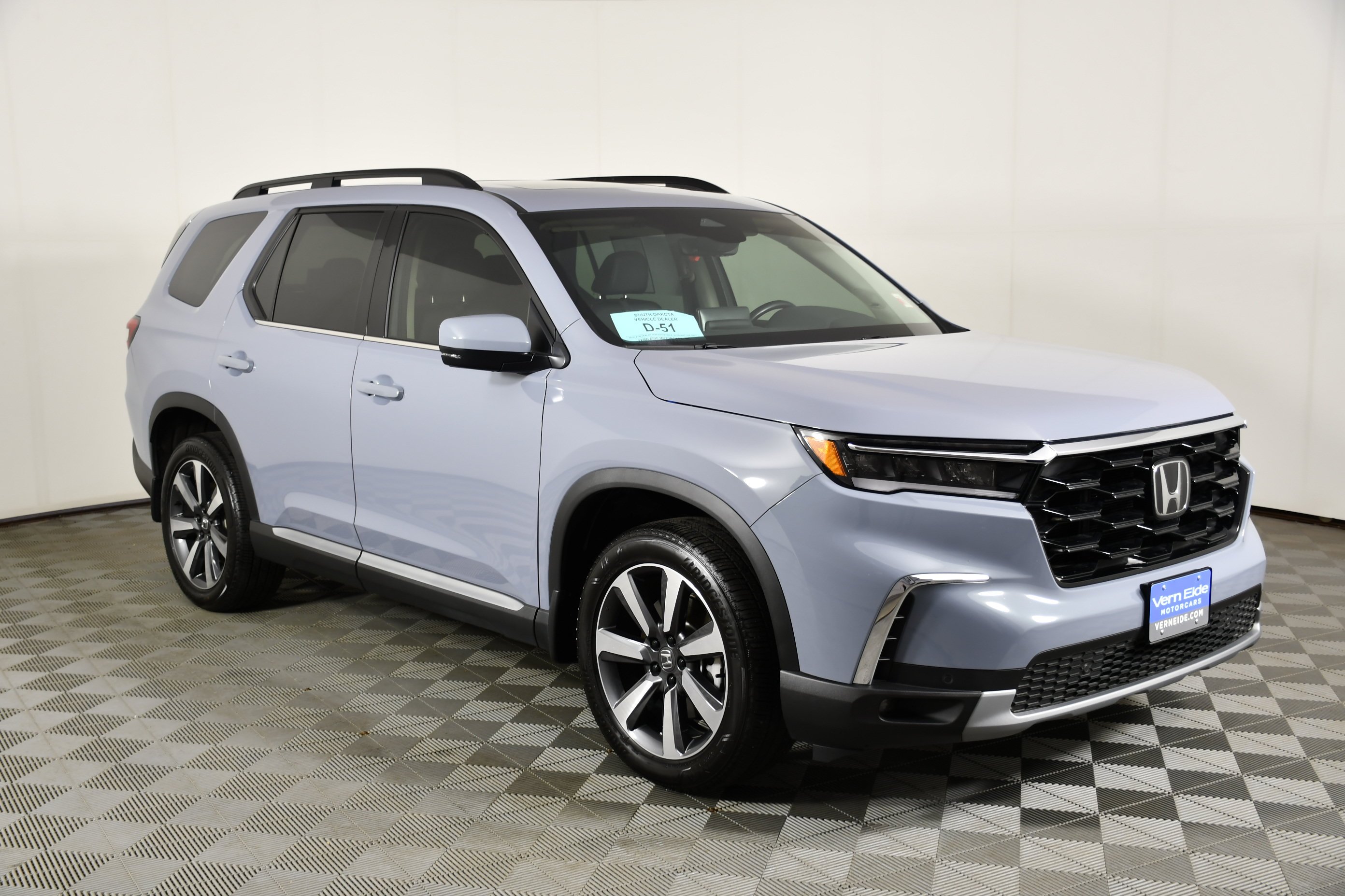 Certified Used 2025 Sonic Gray Pearl Honda AWD TRG image 4