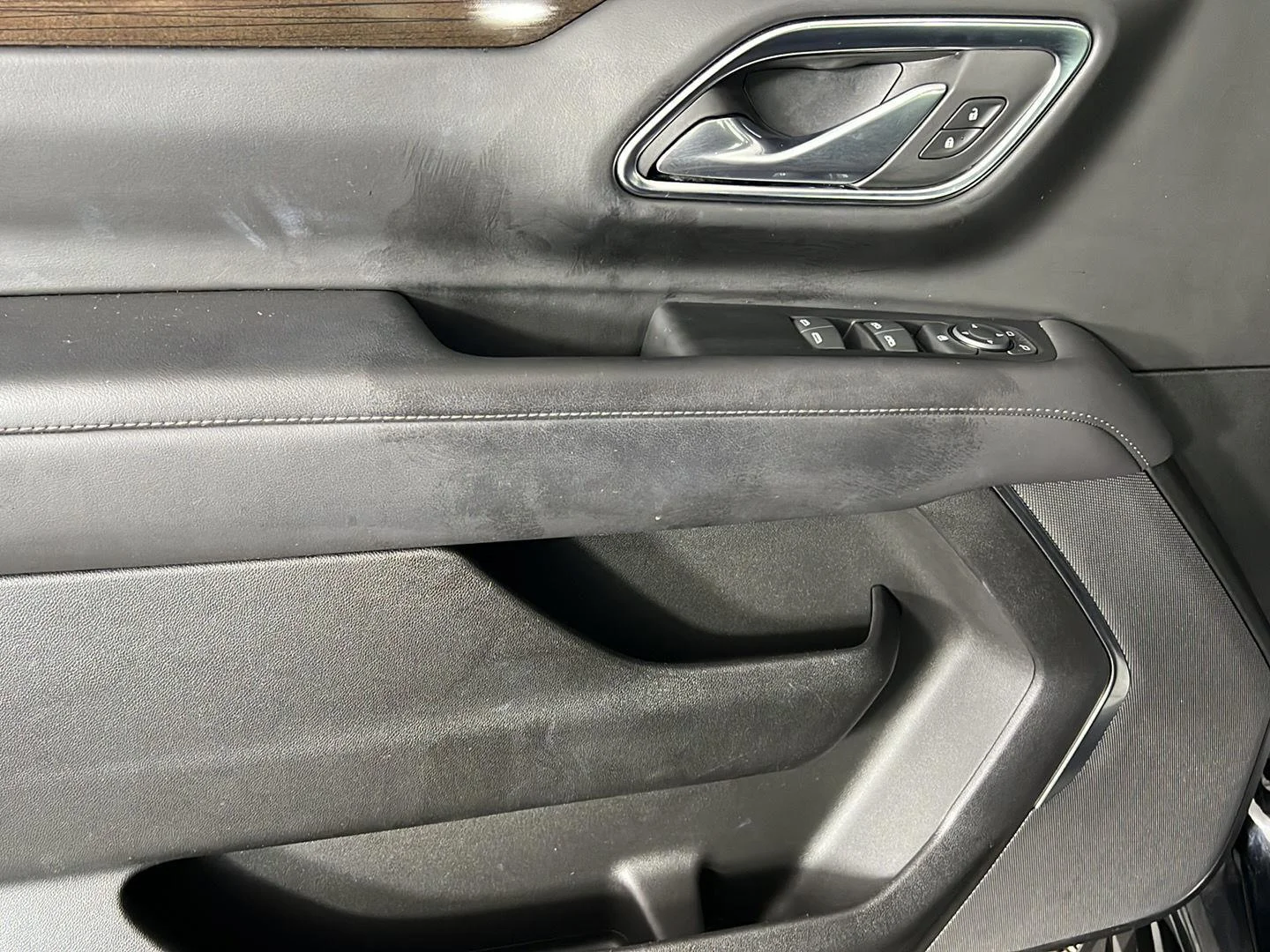 Used 2023 Onyx Black GMC SLE image 4