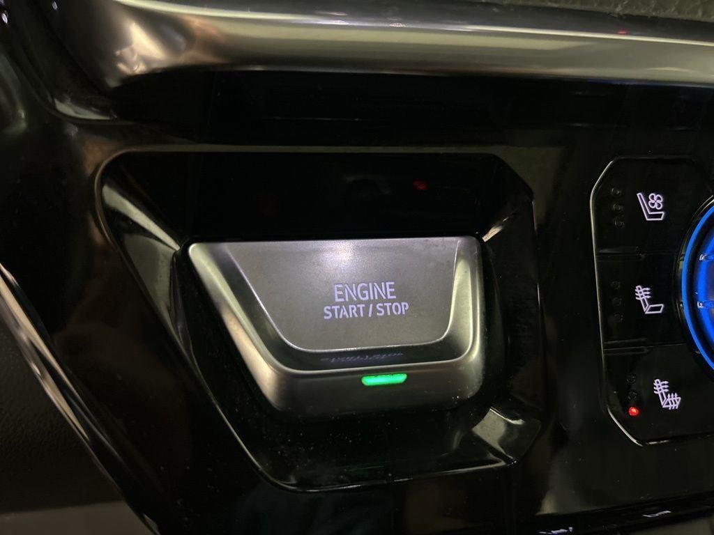 Used 2023 White Frost GMC Denali image 34