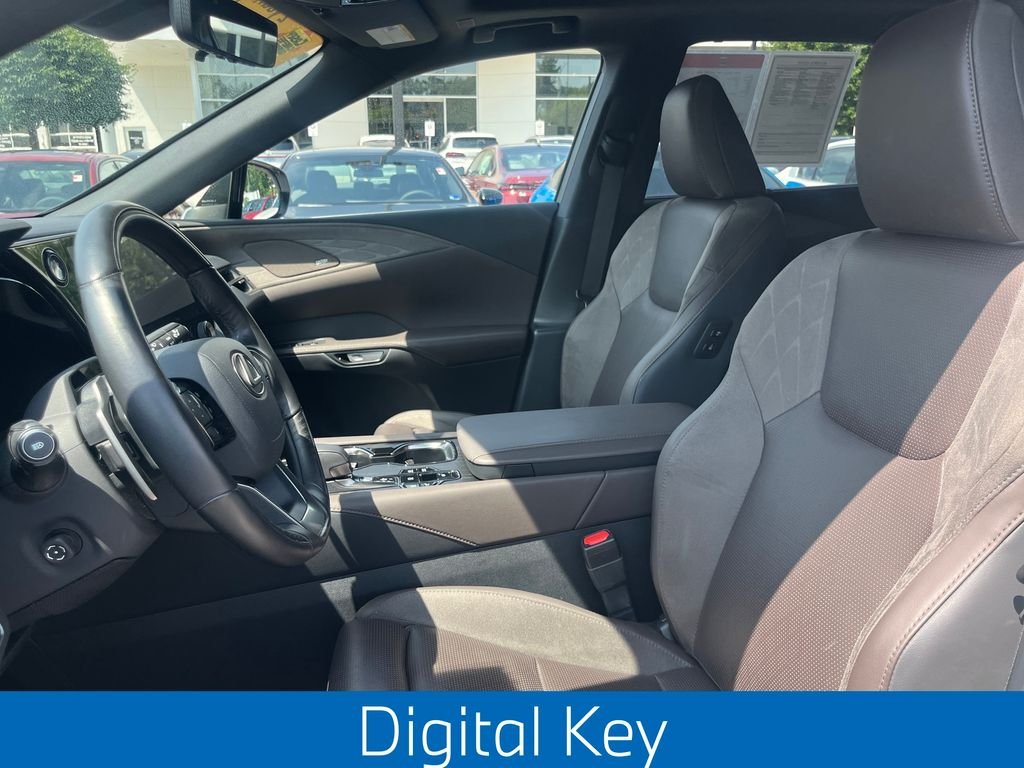 Used 2025 White Lexus 450h+ Luxury image 7