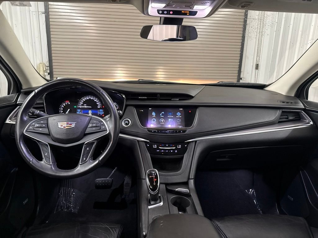 Used 2017 White Cadillac Luxury image 15