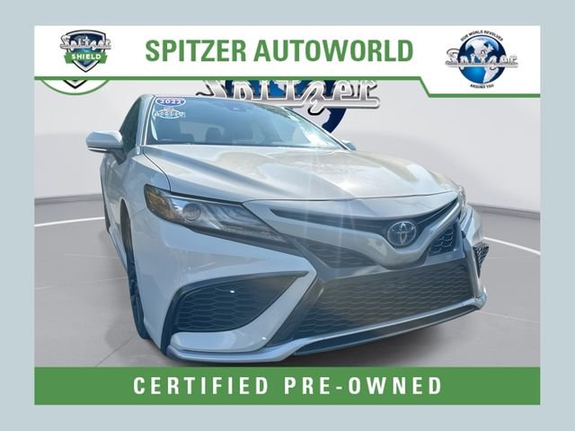2022 Toyota Camry XSE Hybrid's photo