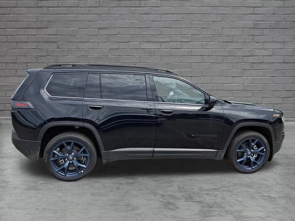 New 2026 Diamond Black Crystal Pearlcoat Jeep 85th Anniversary image 9