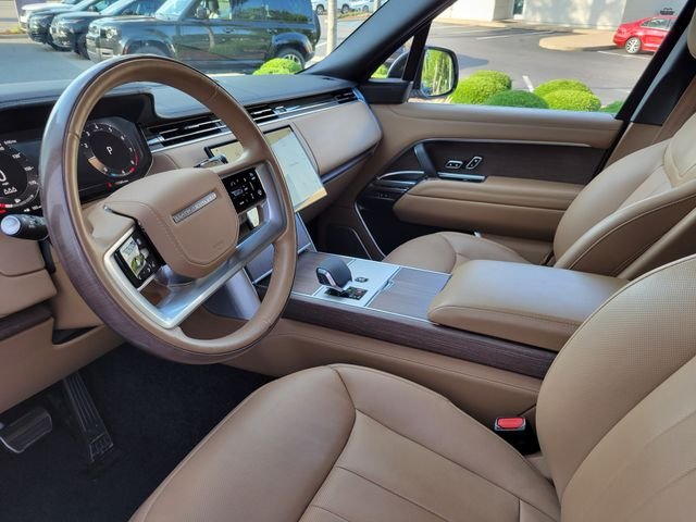 Certified Used 2025 White Land Rover Autobiography image 36