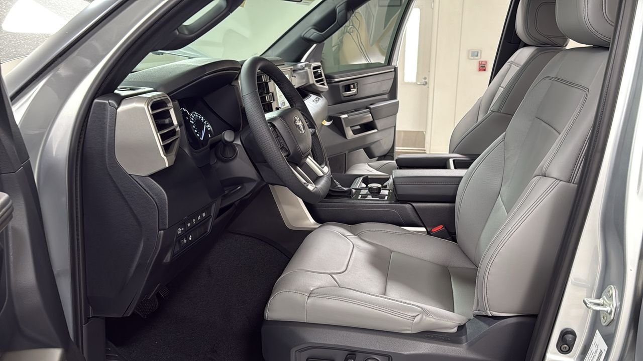2026 Toyota Tundra SR5 - Photo 12
