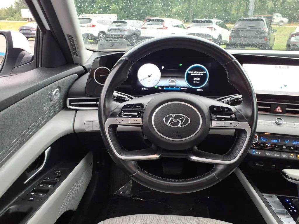 Used 2022 White Hyundai Limited image 25