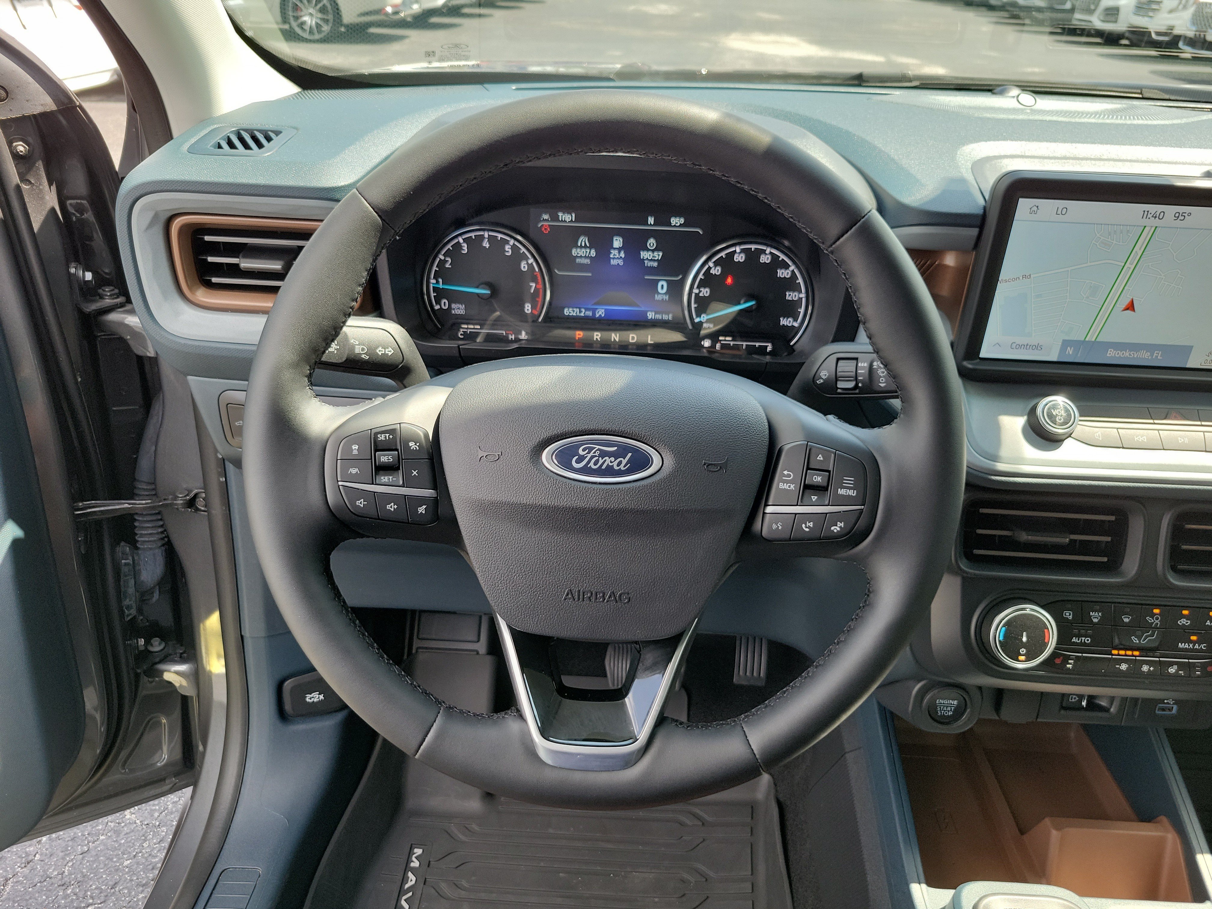 Used 2024 Gray Metallic Ford LARIAT image 24