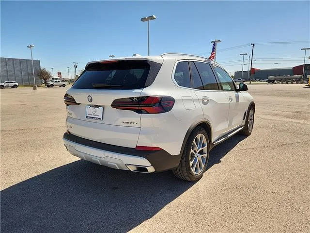 Used 2025 Alpine White BMW xDrive50e All-Wheel Drive Sports Activity Vehicle image 4