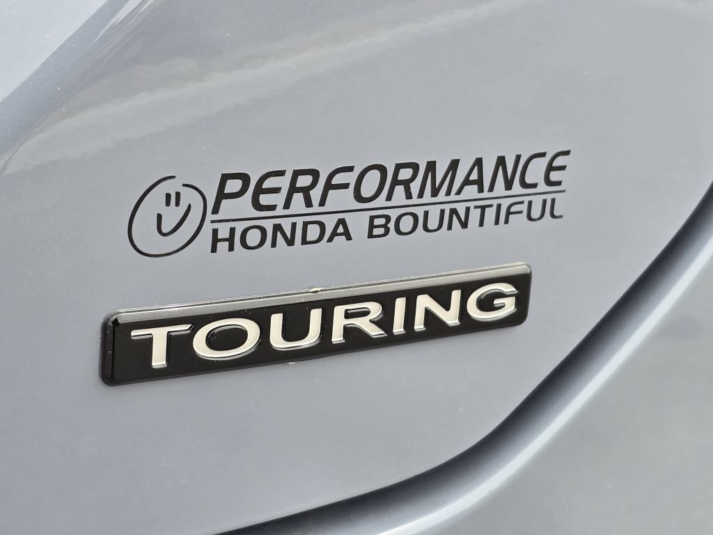 New 2026 Sonic Gray Pearl Honda Touring image 26