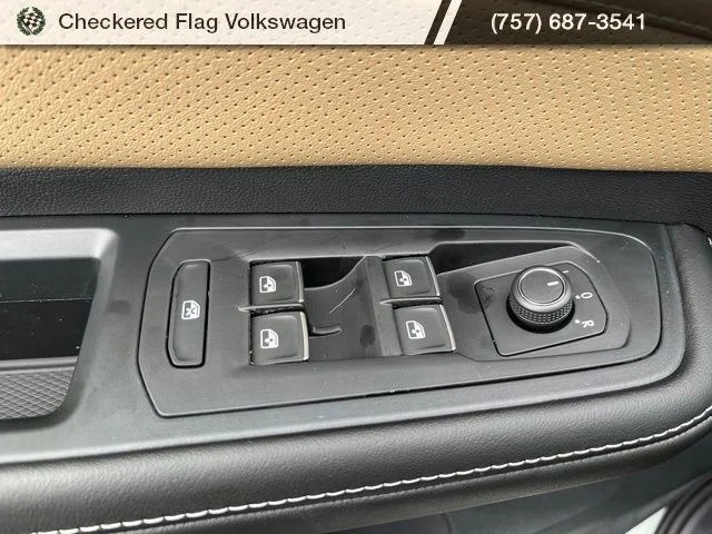 New 2026 White Volkswagen 2.0T SE w/Technology image 19