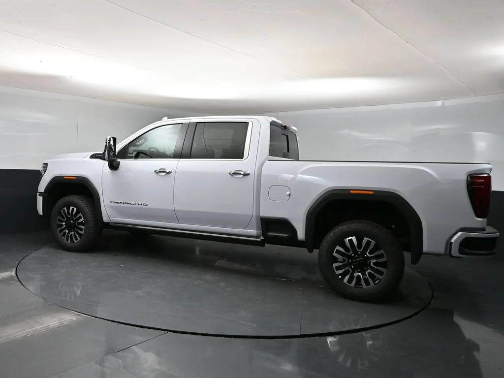 New 2026 Glacier White Tricoat GMC Denali Ultimate image 4
