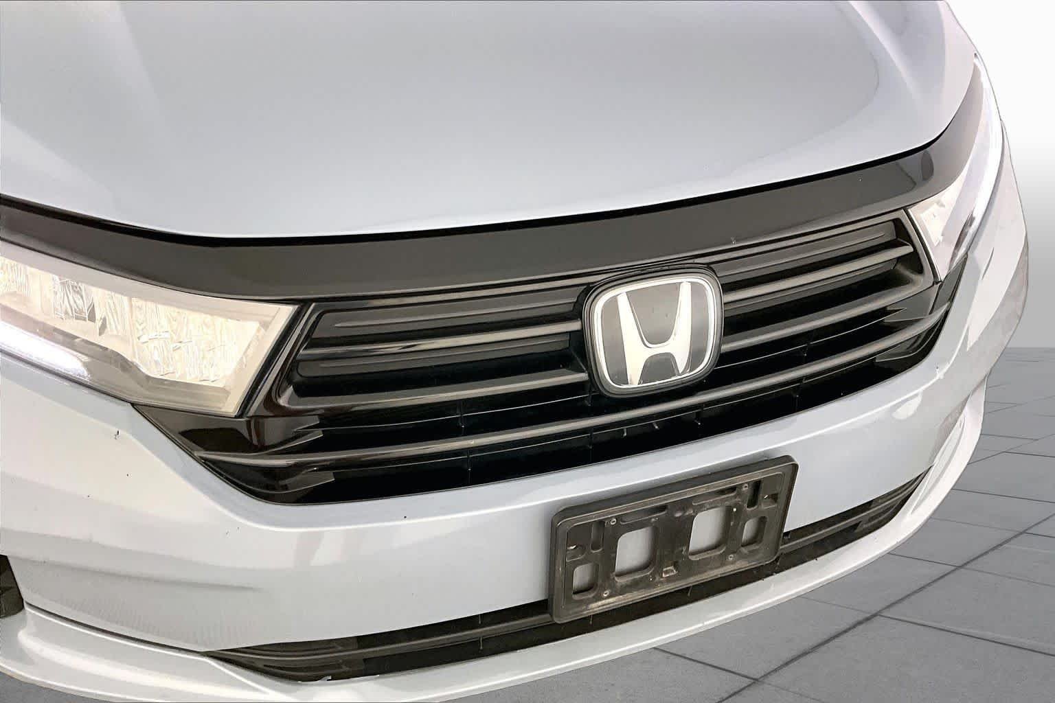 Used 2023 Sonic Gray Pearl Honda Sport image 31