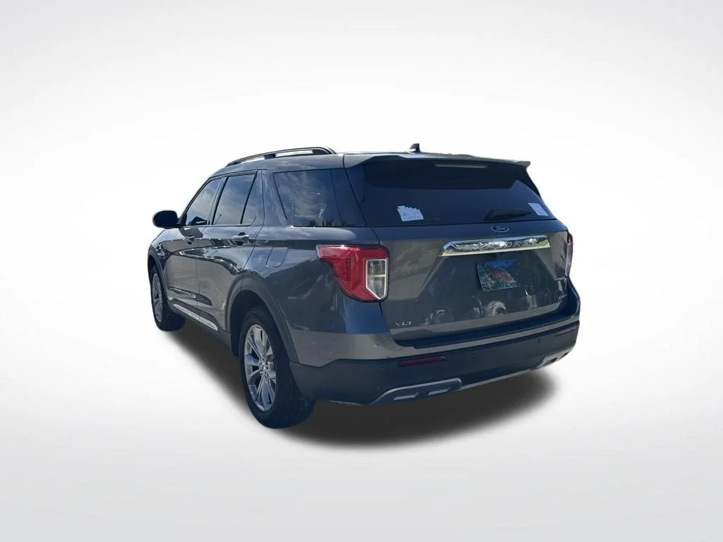 Used 2024 Gray Metallic Ford XLT image 6