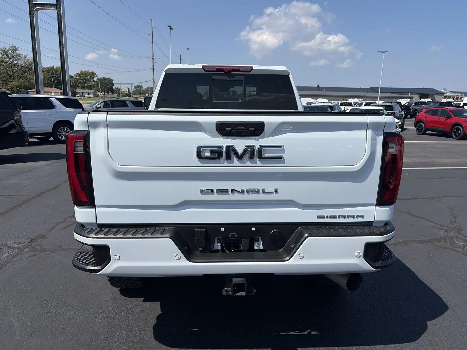 Used 2026 Glacier White Tricoat GMC Denali Ultimate image 4