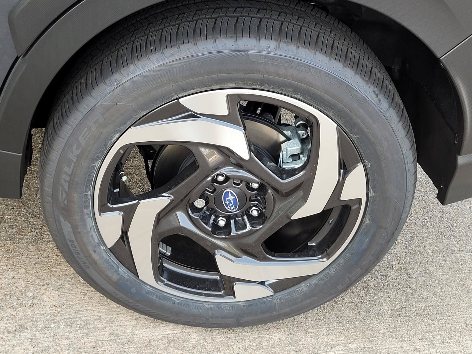 New 2026 MAGNETITE GRAY PEARL Subaru Limited Hybrid image 21