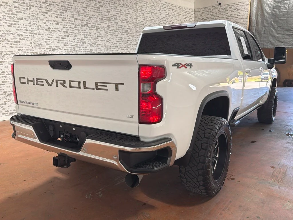 Used 2021 Summit White Chevrolet LT image 7