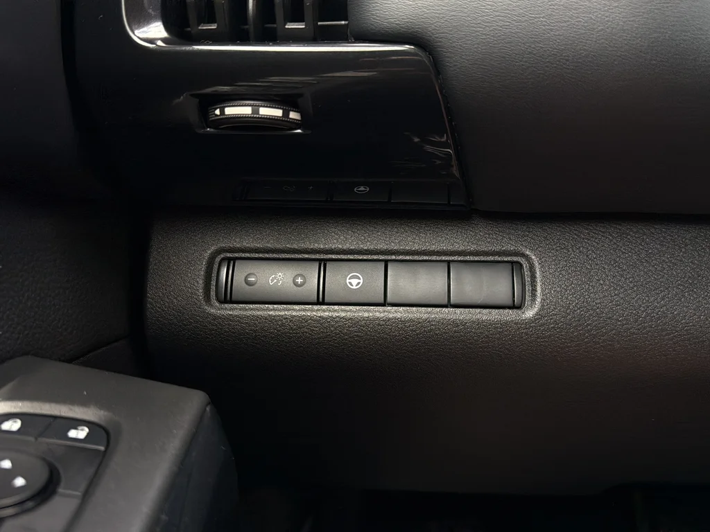 Used 2024 Pearl White Tricoat Nissan SV image 18