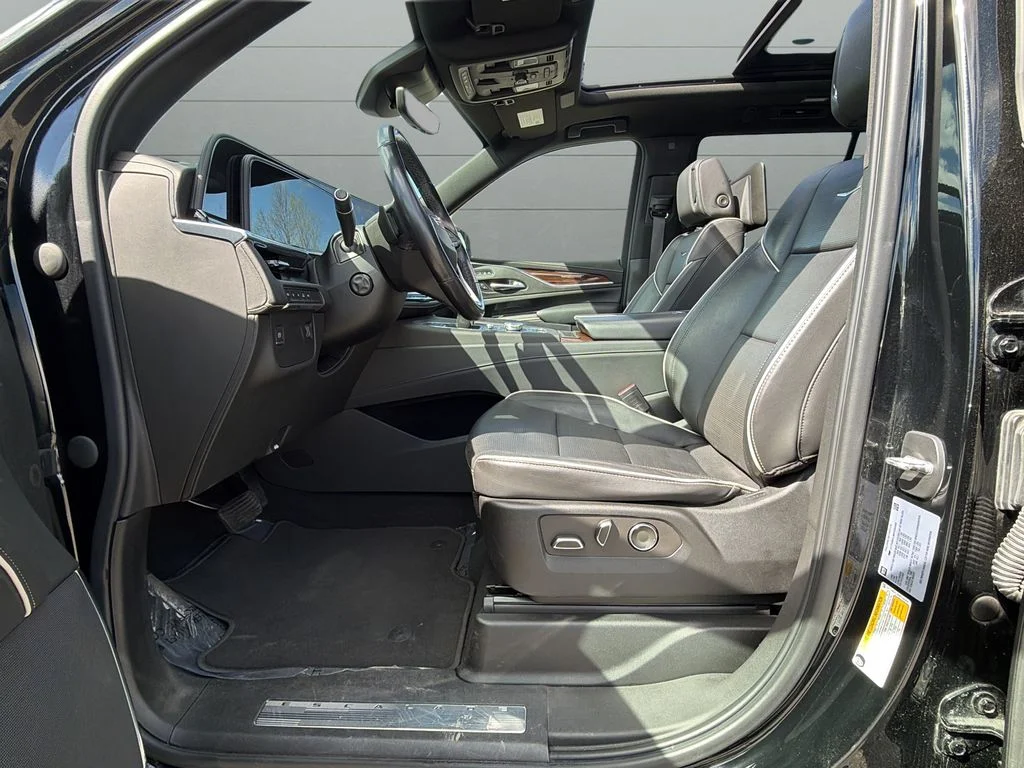 Used 2021 Black Cadillac Sport image 10