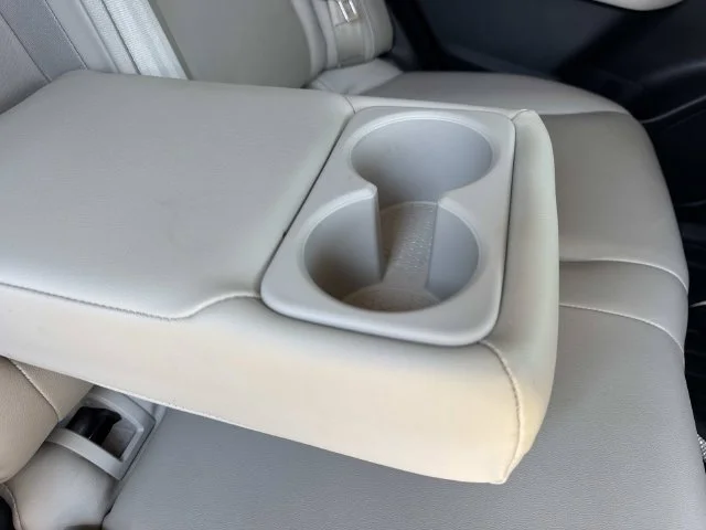 Used 2021 White Nissan SL image 33