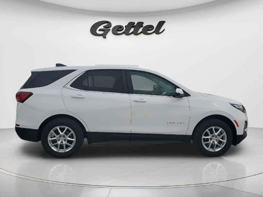 Used 2024 Summit White Chevrolet LT image 4
