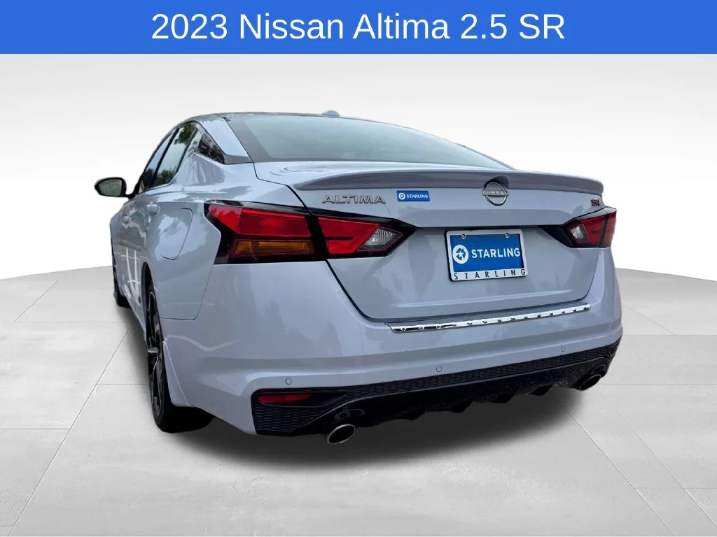 Used 2023 Gray Nissan SR FWD image 7