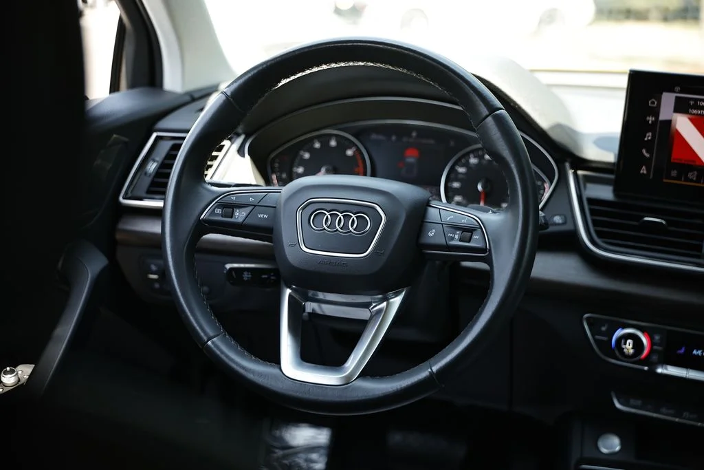 Used 2025 Glacier White Audi 45 S line Premium image 26