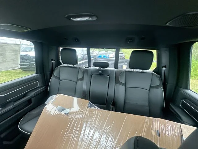New 2026 Granite Crystal Metallic Clear-Coat Exterior Paint RAM Laramie image 25