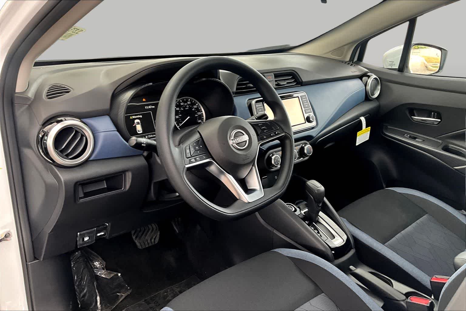 2025 Nissan Versa Sedan SV - Photo 10