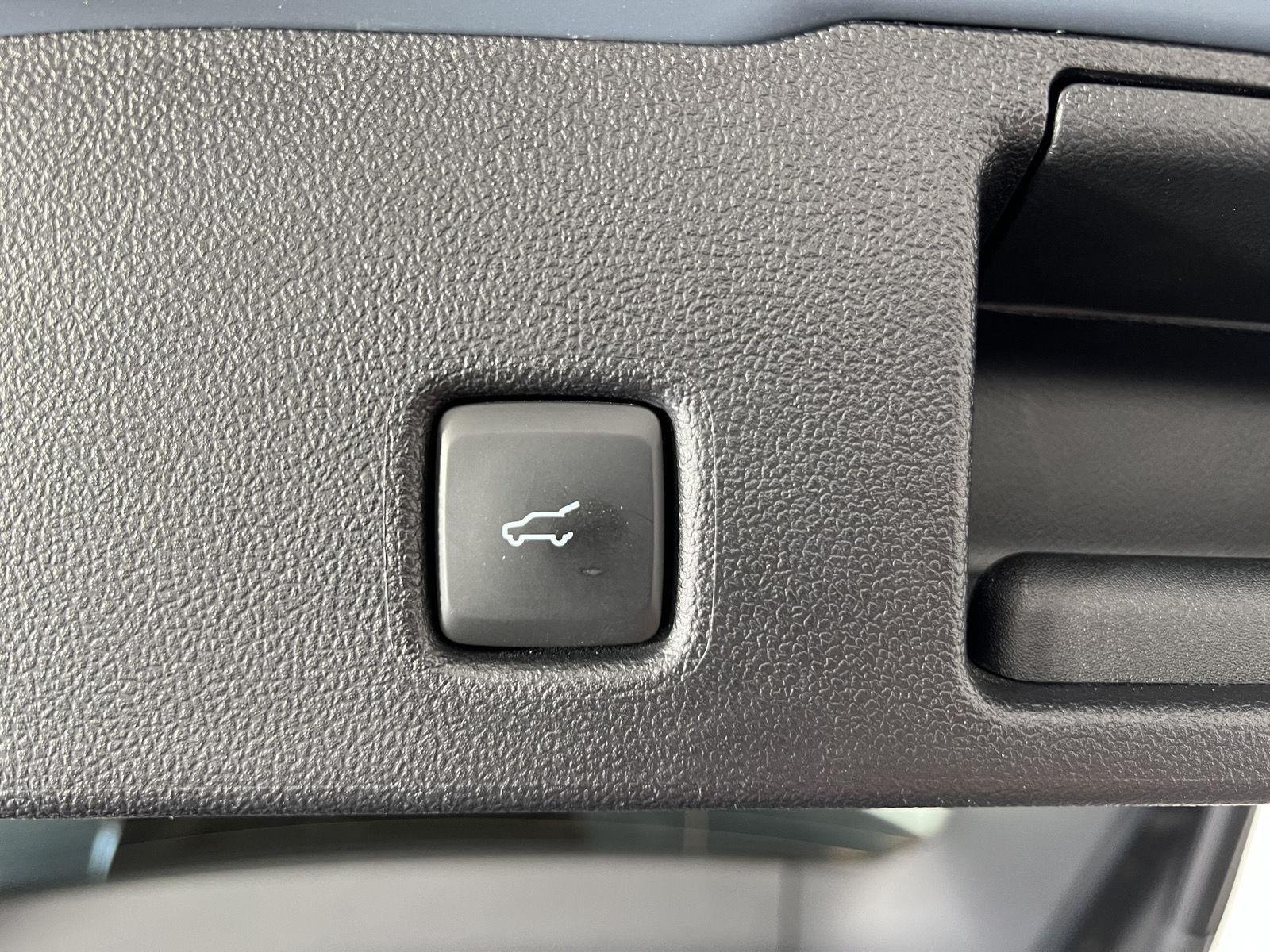 Used 2024 Vapor Blue Ford Active image 19