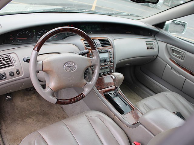 Used 2003 Lunar Mist Metallic Toyota XLS image 11