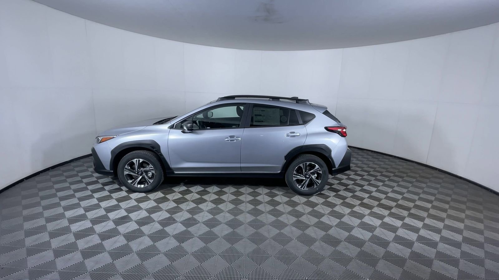 Used 2026 Ice Silver Metallic Subaru Premium image 5