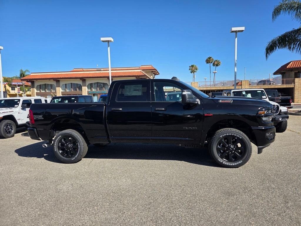 New 2026 Diamond Black Crystal Pearl-Coat Exterior Paint RAM Big Horn image 3
