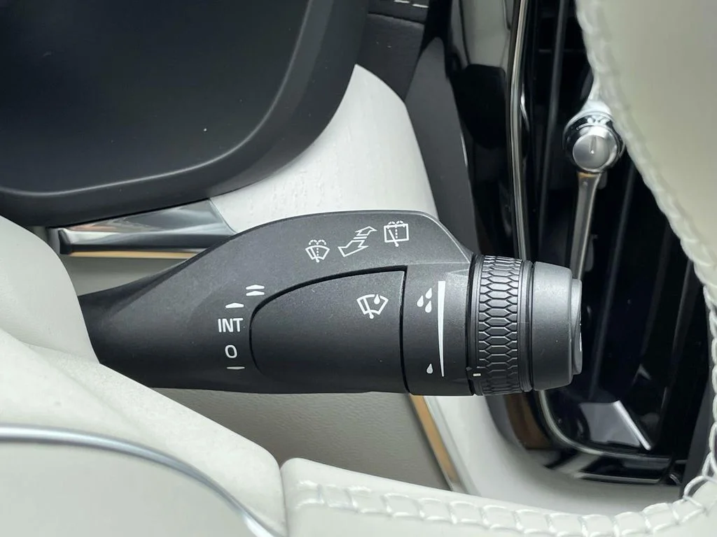 New 2026 Denim Blue Metallic Volvo Ultra image 17