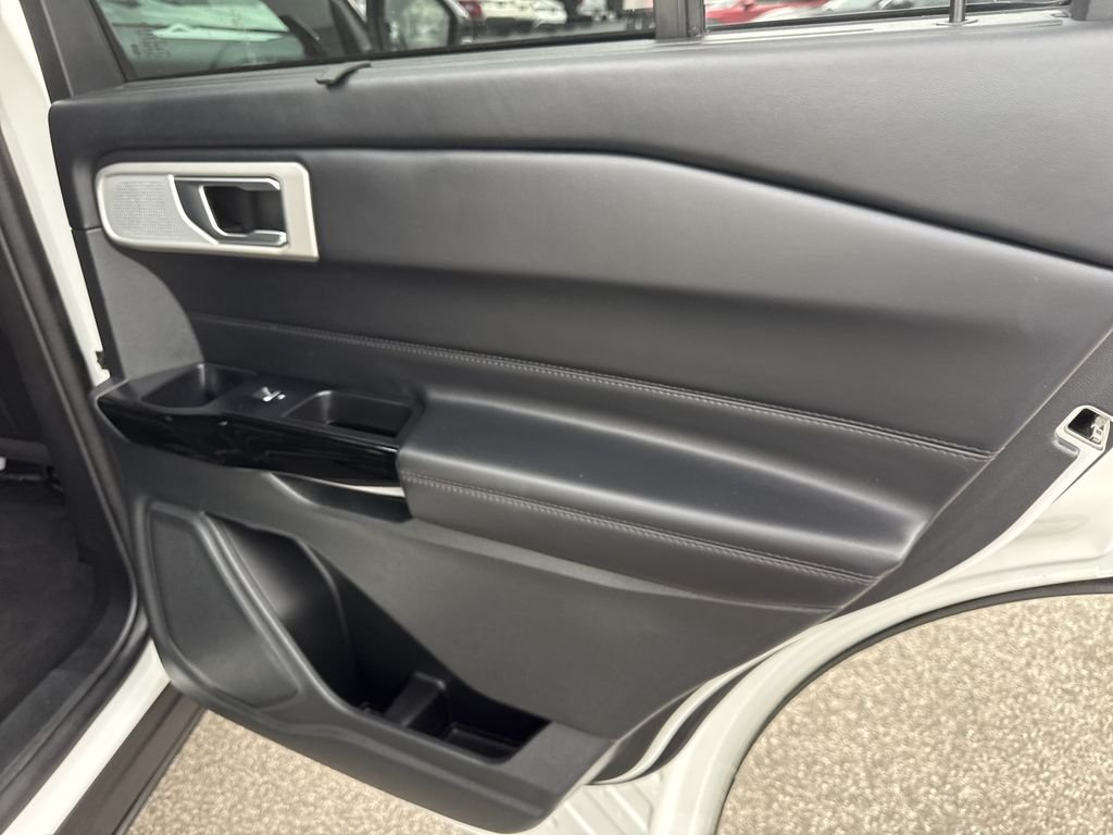 Used 2023 White Ford Platinum image 30