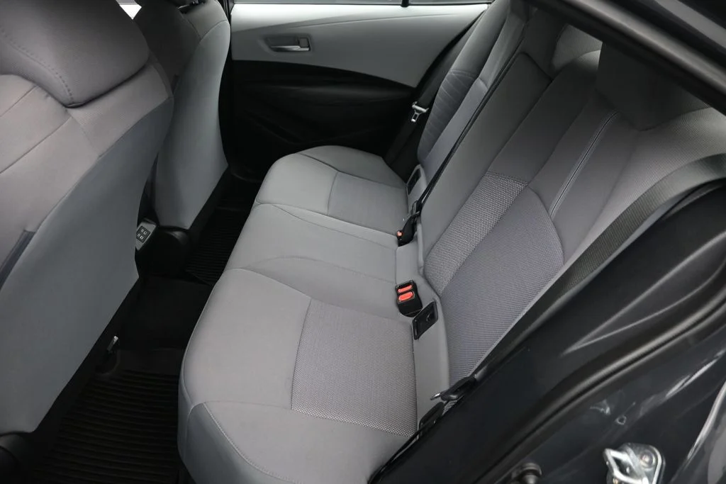Used 2023  Toyota SE image 12