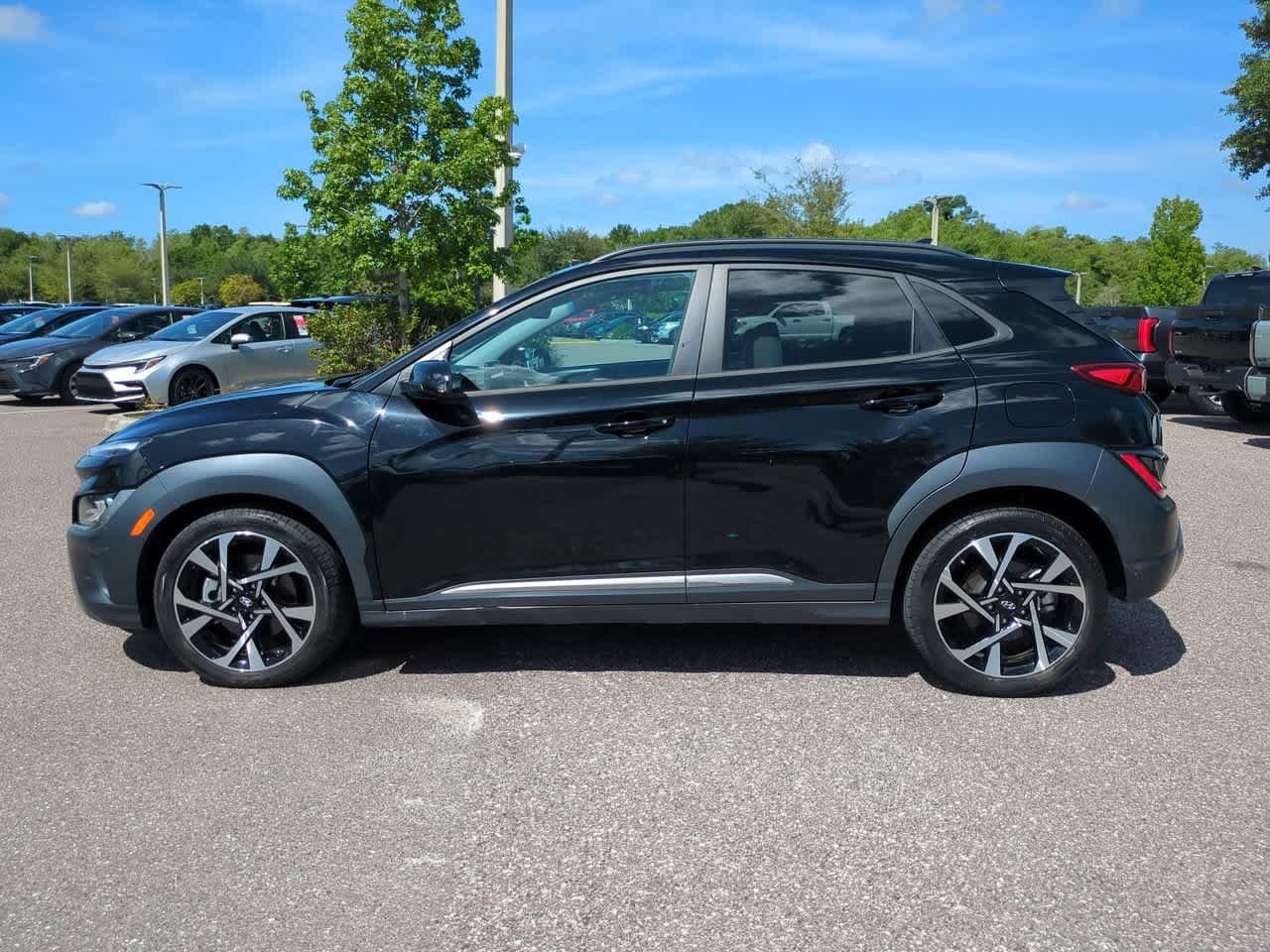 Used 2023 Abyss Black Pearl Hyundai Limited image 3