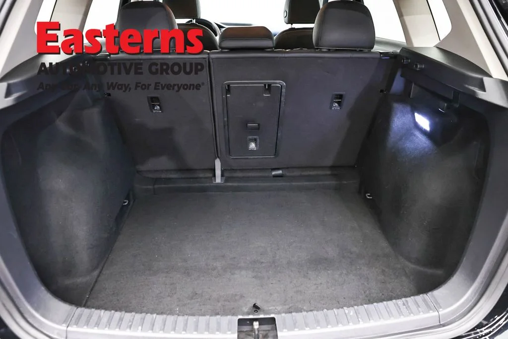 Used 2024 Black Volkswagen 1.5T SE image 9