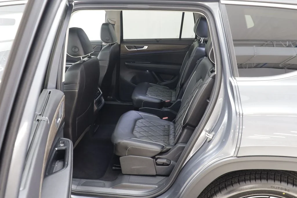 2024 Volkswagen Atlas SEL Premium R-Line - Photo 18