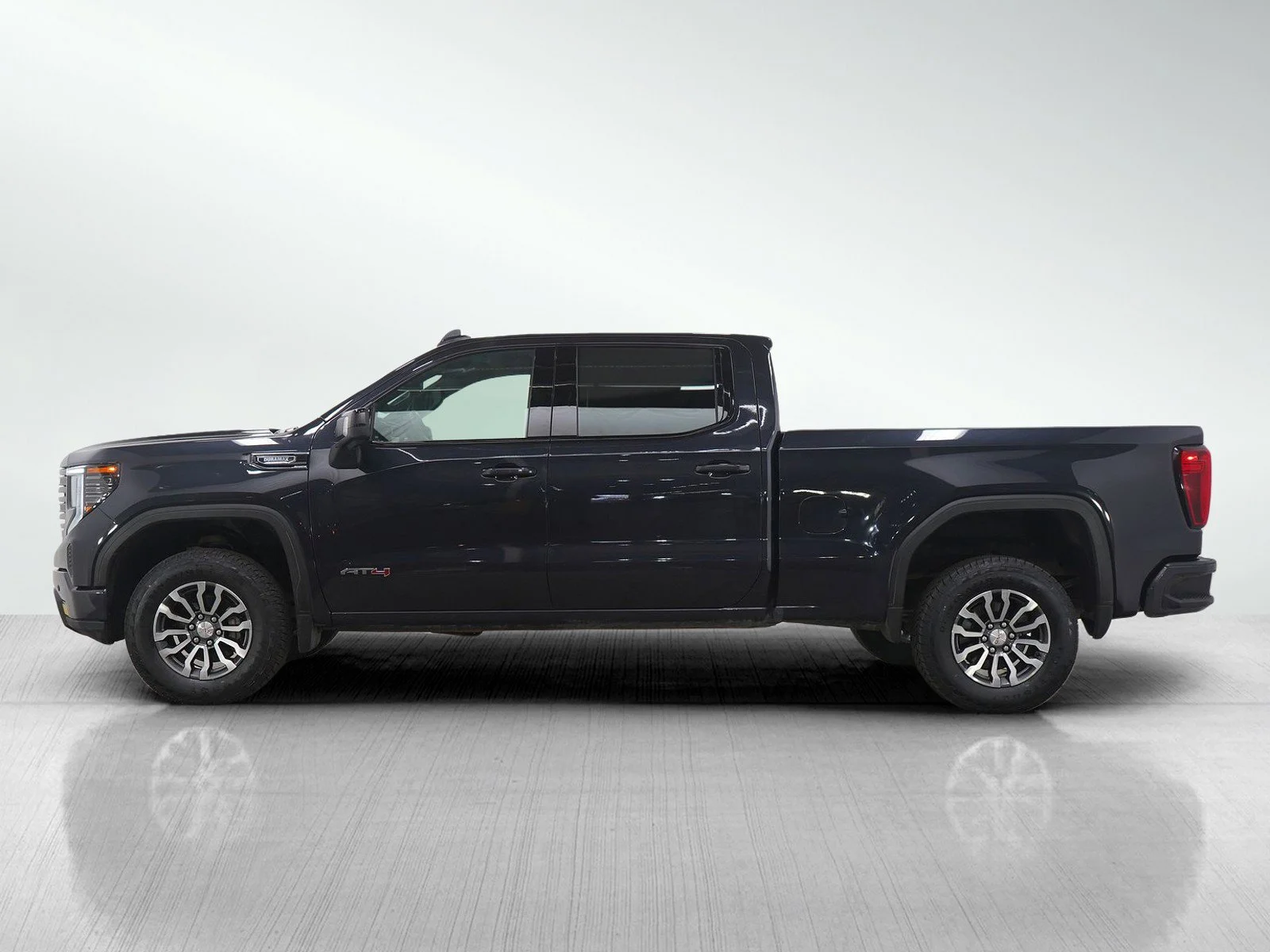 Used 2023 GMC Sierra 1500 AT4 with VIN 1GTUUEE82PZ207254 for sale in Minneapolis, Minnesota