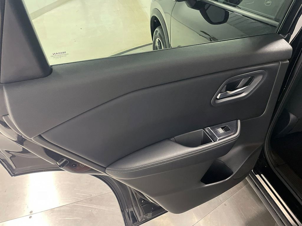 Used 2026  Nissan SV image 23