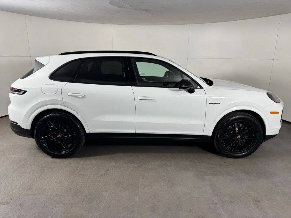 2025 Porsche Cayenne E-Hybrid - Photo 8