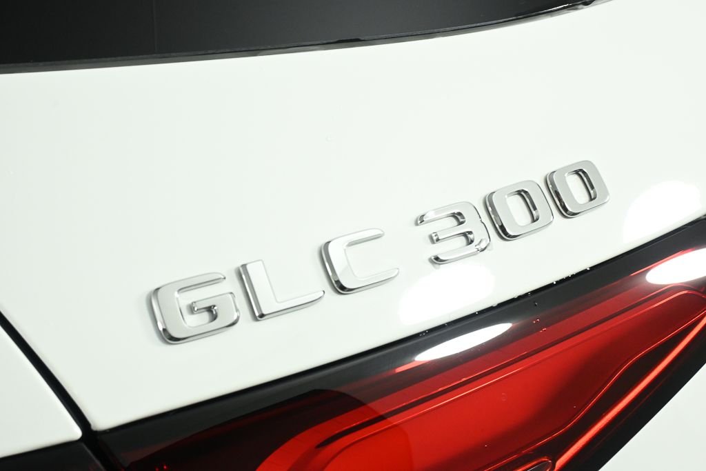 New 2026 Polar White Mercedes-Benz GLC 300 image 26