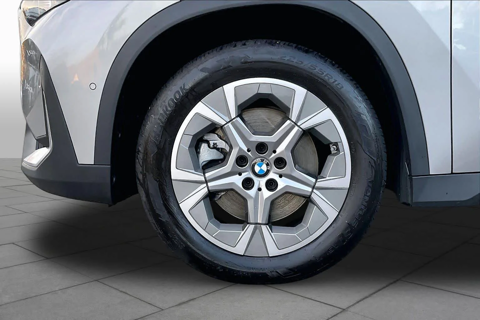 Used 2023 Space Silver Metallic BMW xDrive28i image 10