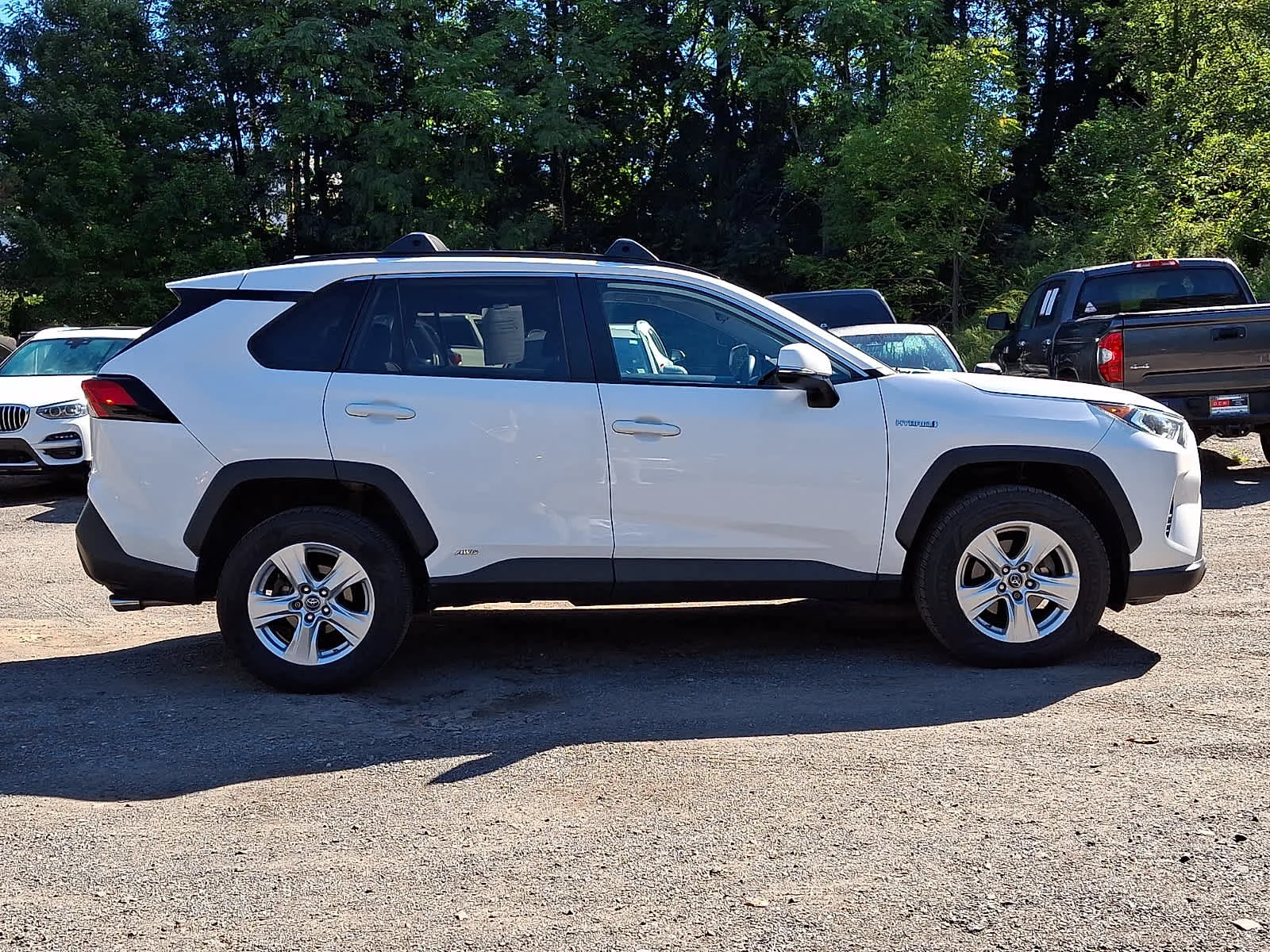 Used 2019 Super White Toyota Hybrid XLE image 5