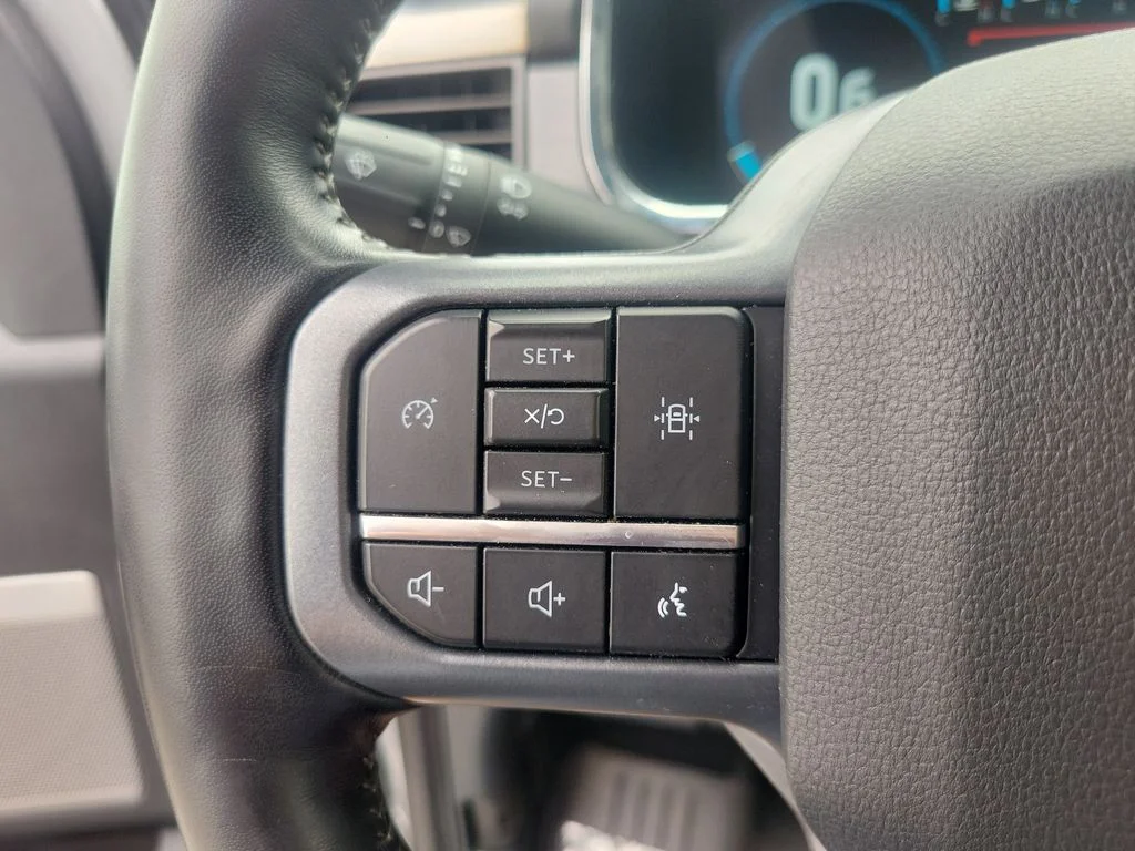 Used 2023 Silver Ford Lariat image 20