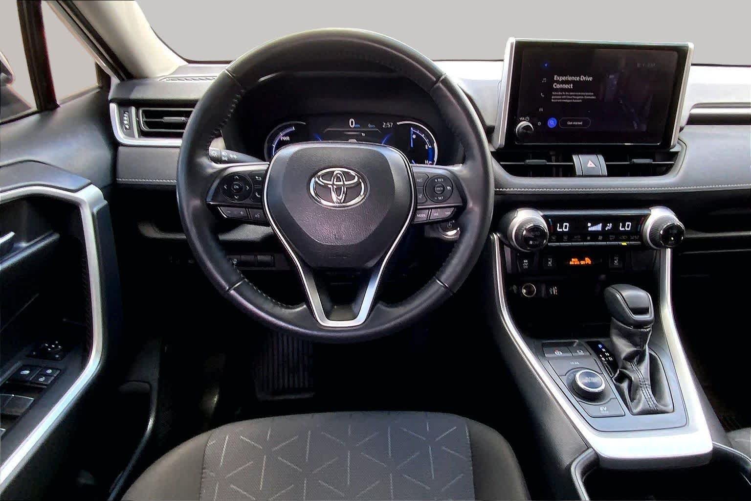 Used 2025 Ice Cap Toyota Hybrid XLE image 6