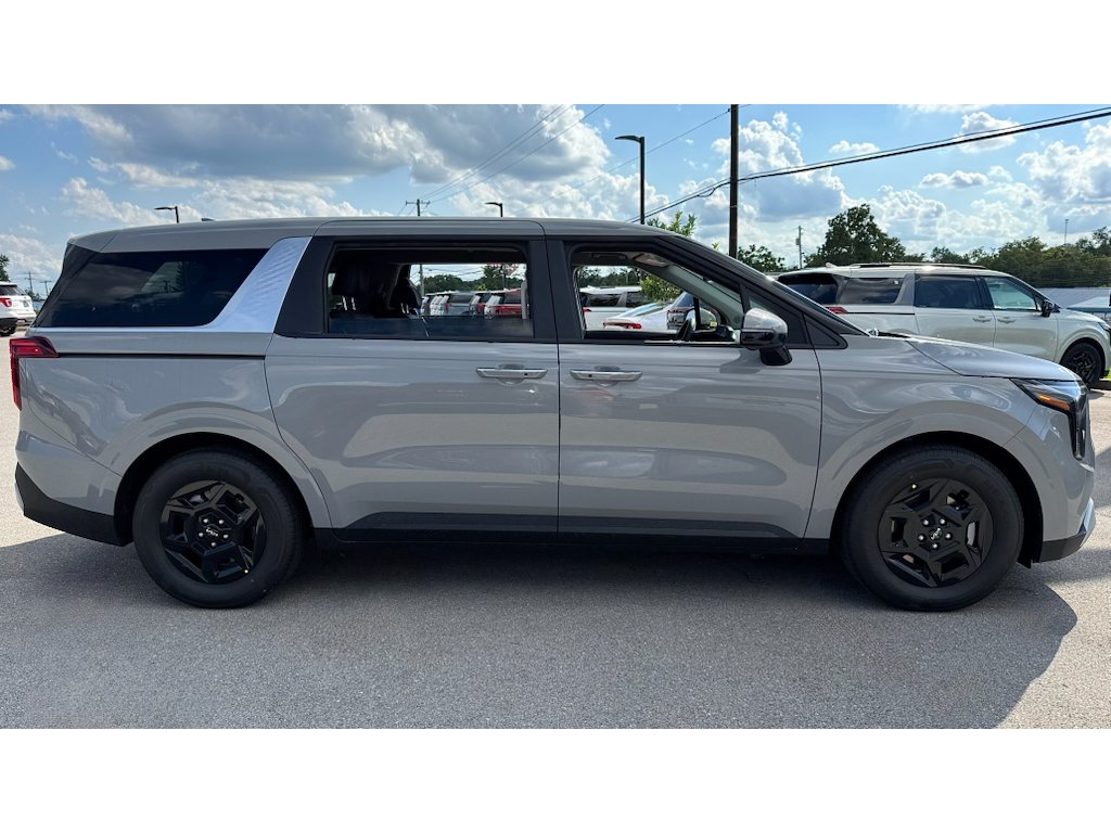 New 2027 Ceramic Silver Kia LXS image 3